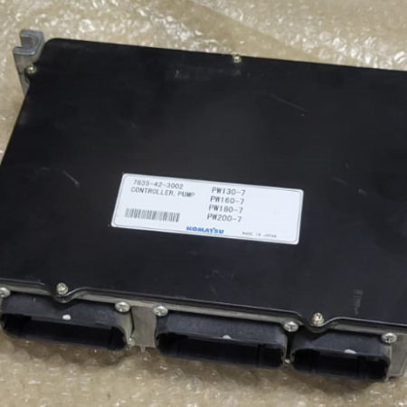 KOMATSU - PW130-7 - Cubierta de neumático - ECM