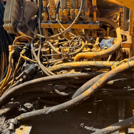 LIEBHERR - R900B - Crawler Excavator