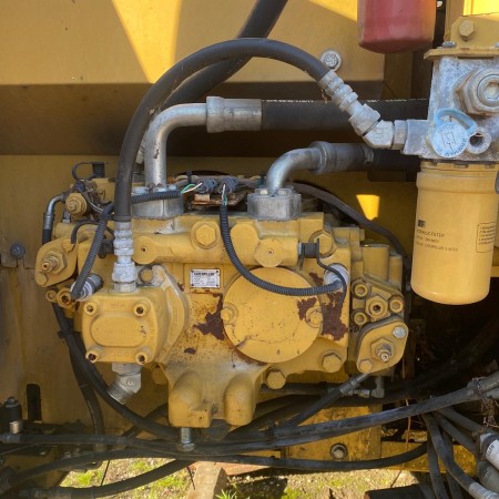 CATERPILLAR - 320D - Excavadora de cadenas - Bomba hidráulica