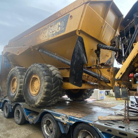 CATERPILLAR - 730C2 - Camión volquete