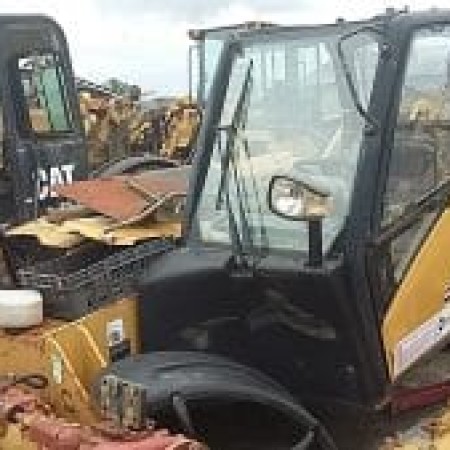 CATERPILLAR - TH330B - Tractopelle