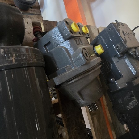 LIEBHERR - R904 - Excavadora de orugas - Motor de giro 