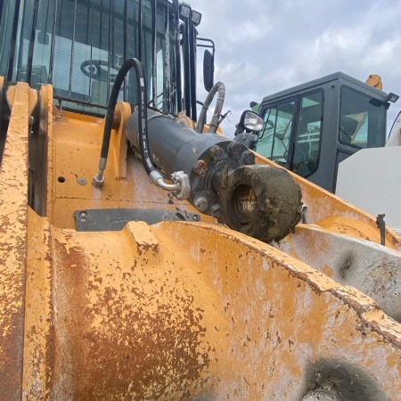 LIEBHERR - L566 - Cargadora de ruedas - CILINDRO DE BUCEO