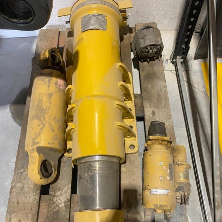 CATERPILLAR - 769D - Dumper - CILINDRO DE SUSPENSIÓN