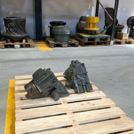 LIEBHERR - R904C - Excavadora de cadenas - Motor de desplazamiento