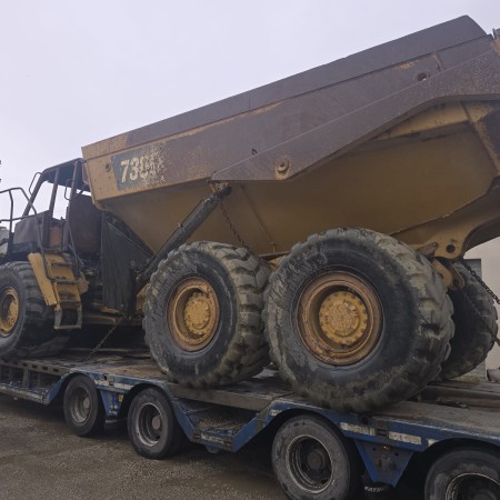 CATERPILLAR - 730C2 - Camión volquete