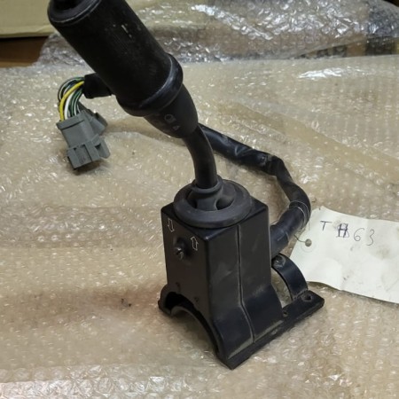 CATERPILLAR - TH63 - Telescópico - JOYSTICK