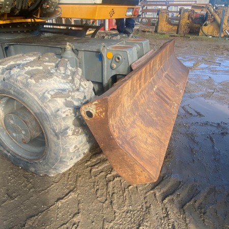 LIEBHERR - A314 - Excavadora de ruedas - CUCHILLA DELANTERA