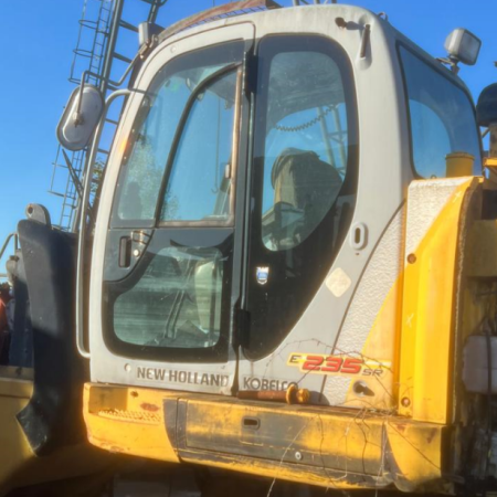 NEW HOLLAND - E235SR - Excavadora de cadenas