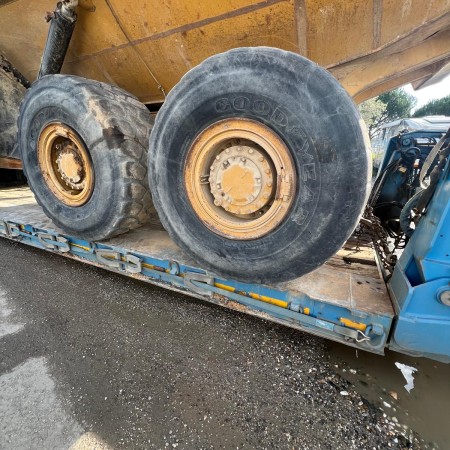 CATERPILLAR - 730C - Camión volquete