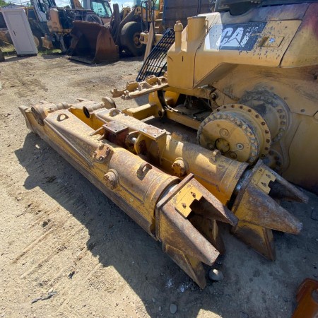 CATERPILLAR - D6N - Bulldozer