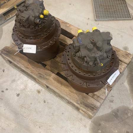 CASE - CX210C - Excavadora de neumáticos - Motorreductor de desplazamiento