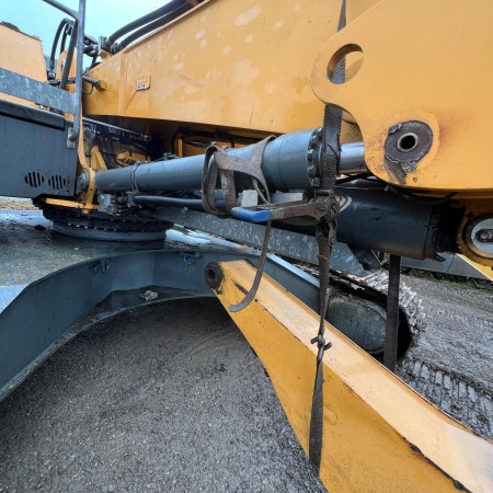 LIEBHERR - LH40C - Crawler excavator