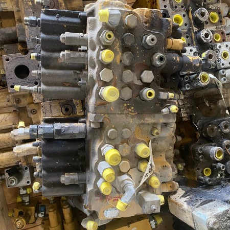 CATERPILLAR - 307B - Miniexcavadora y midiexcavadora - Distribuidor